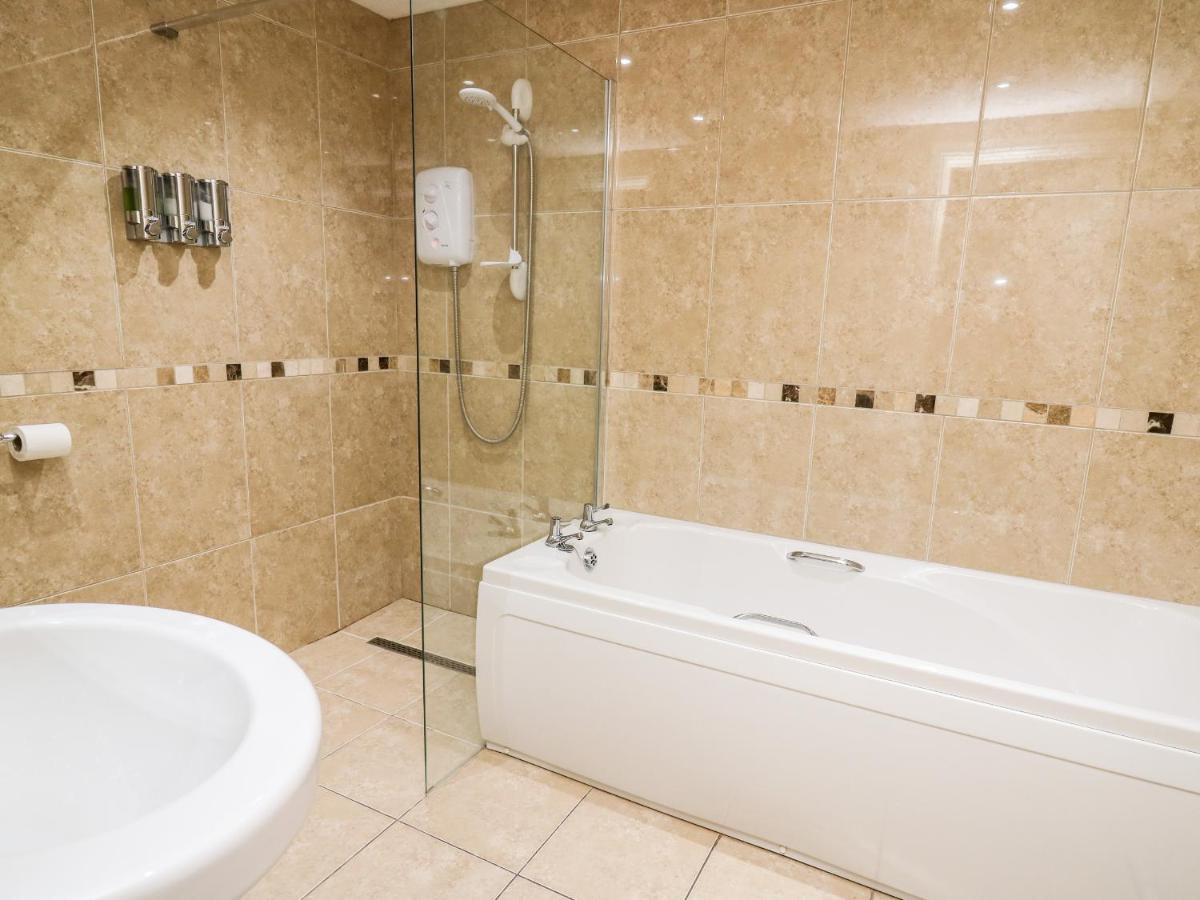 Bridgend Cottages ランドリンドッド・ウェルズ エクステリア 写真